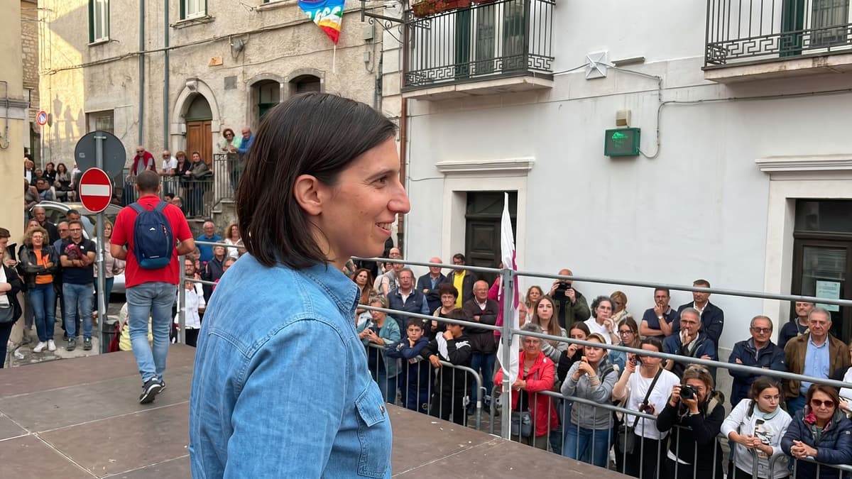 Capracotta, Schlein in paese: «Più risorse per chi resta nelle aree interne»
